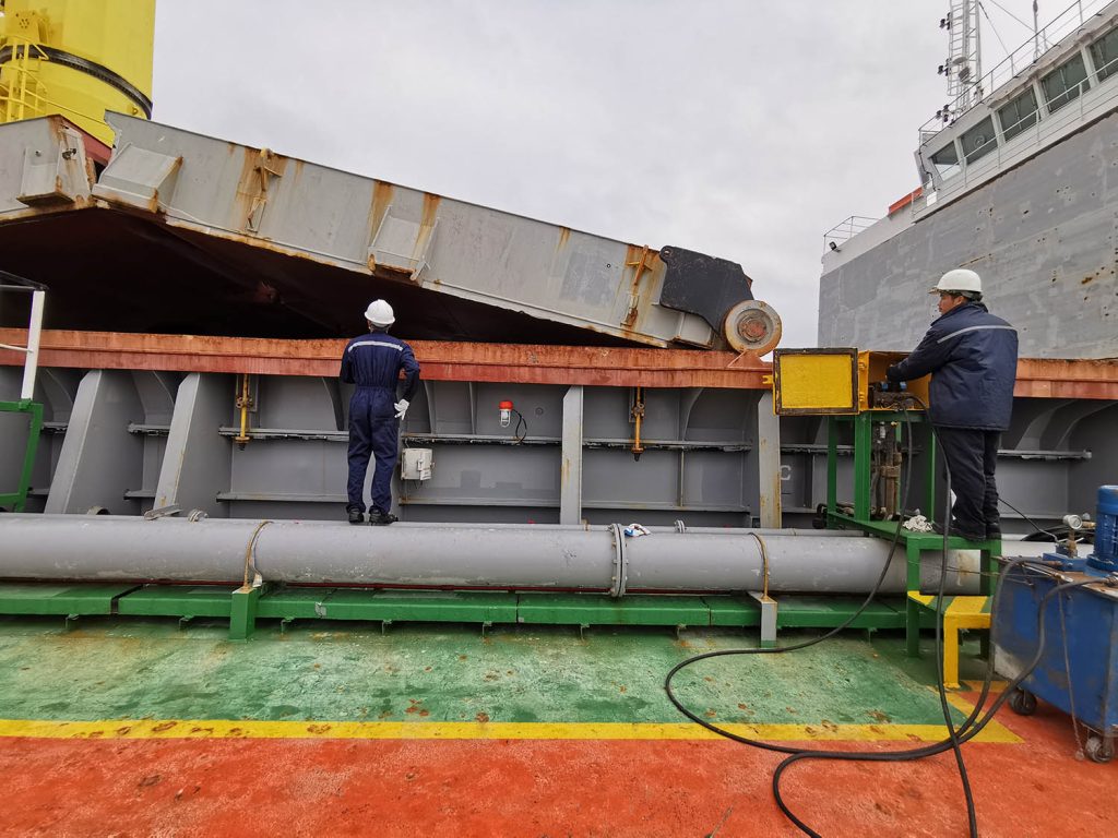 Sealing & Unsealing Hatch Covers & Access Ways